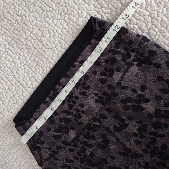 Splits59 Size Medium Dual Waistband Airweight 7/8 Animal Print Leggings - Picture 8 of 15
